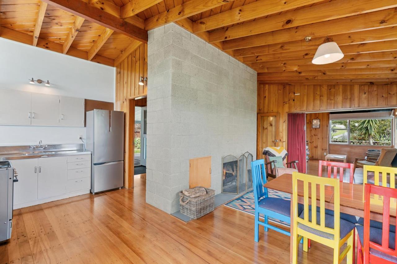 Queenie - Waikanae Beach Holiday Home Εξωτερικό φωτογραφία