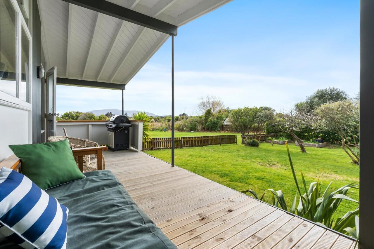 Queenie - Waikanae Beach Holiday Home Εξωτερικό φωτογραφία