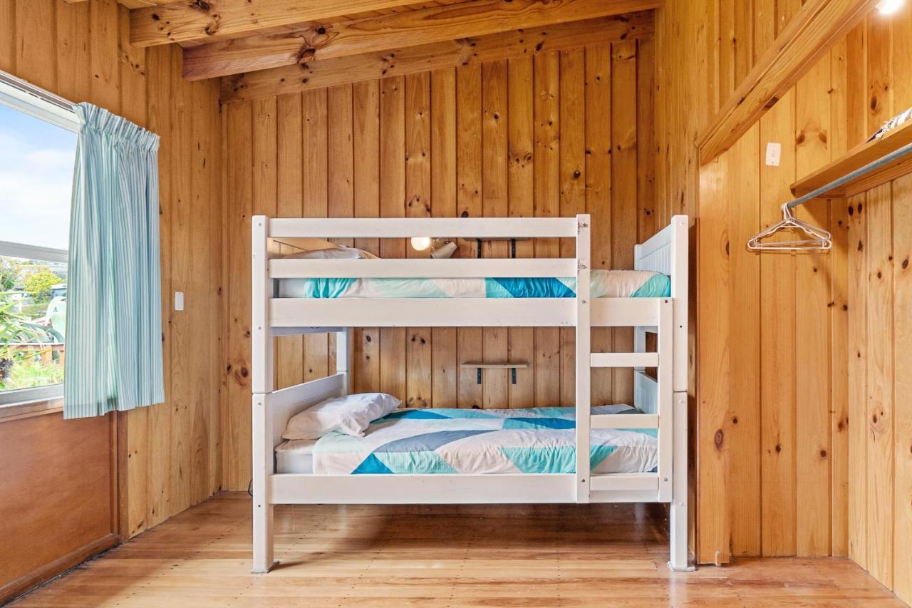 Queenie - Waikanae Beach Holiday Home Εξωτερικό φωτογραφία
